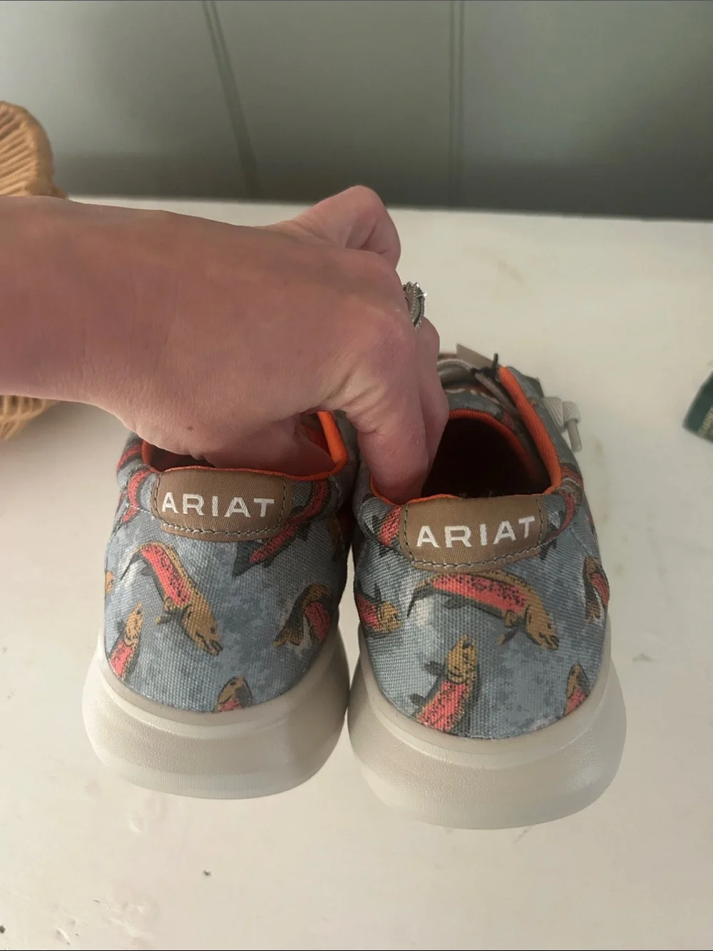 NWT ARIAT mens hilo olive rainbow trout loafers size 9.5 EE wide
